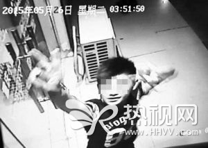 不羁的心!扬州14岁小偷作案时对着探头跳舞