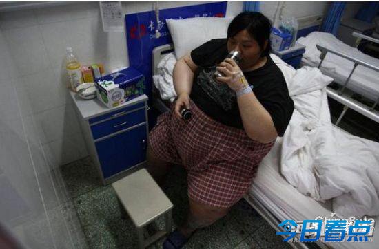 长沙35岁男子体重400多斤腰围170cm 染重病父母亡