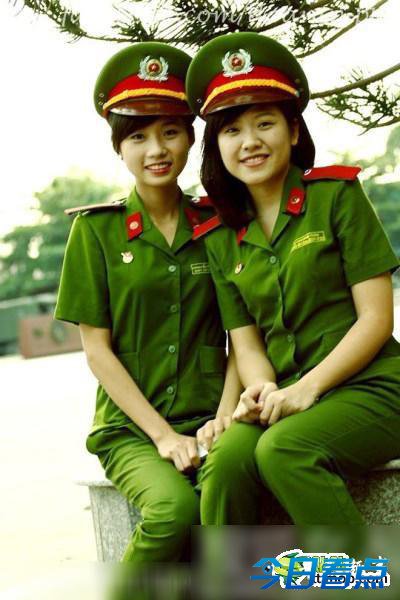 越南漂亮女兵训练私照曝光 美貌出众小惊人