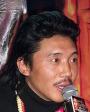 容中尔甲
