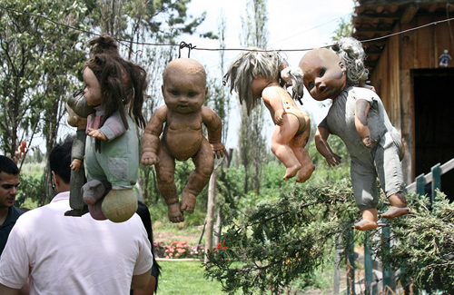 墨西哥艺术家花50年打造娃娃岛