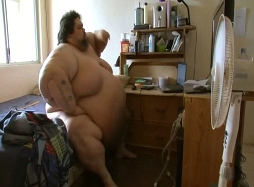 世界最胖男子体重超过800斤