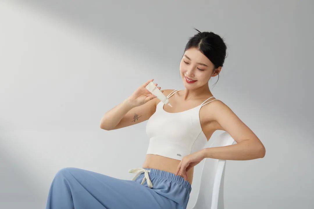 产后胸部下垂,一大一小,怎么办？