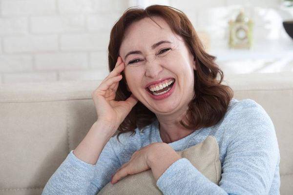 女人绝经后还能同房吗(绝经后性生活对女性有什么好处)