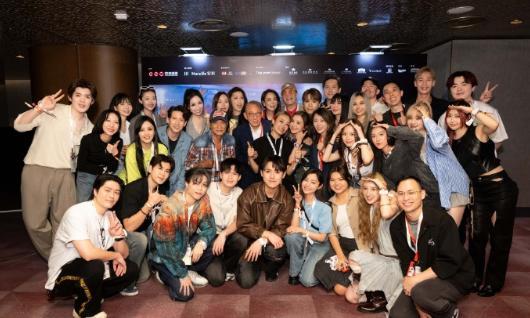 英皇30多位艺人现身谢霆锋演唱会 星光熠熠齐聚一堂