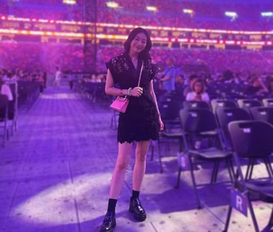 英皇30多位艺人现身谢霆锋演唱会 星光熠熠齐聚一堂
