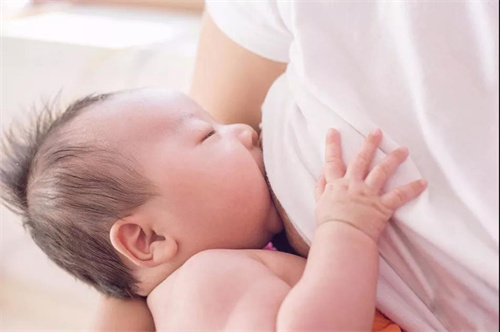 详解混合喂养的十大禁忌！混合可以一顿母乳一顿奶粉喂养吗