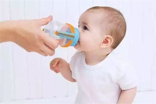 哺乳期科学断奶有7招,离乳不离爱宝宝不受罪！快试下