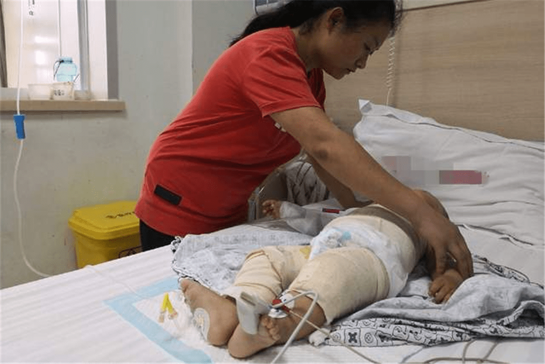 宝宝摔下床后,别急着立刻扶起来,了解"黄金十秒"很重要