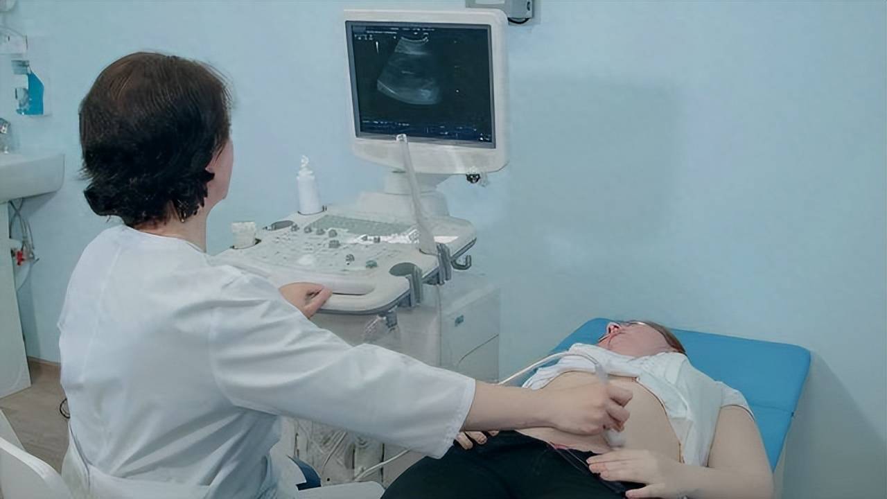 社区医生:怀孕别养猫了,二手烟反倒没事!孕妇无语了