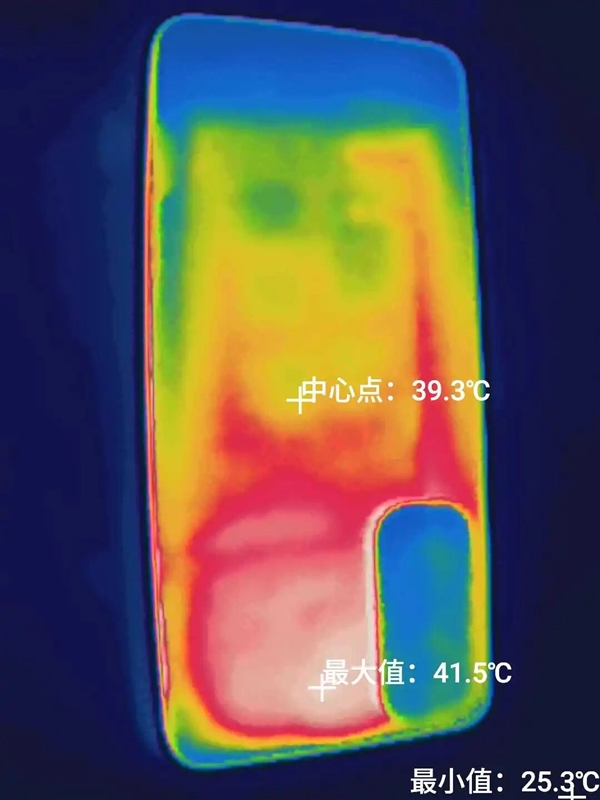 2599买骁龙8至尊版芯片 iQOO还在买芯片送手机