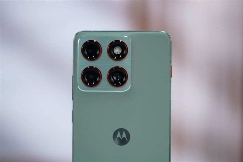 安卓Air首秀！ 联想moto X70 Air 评测：159g的极致轻薄