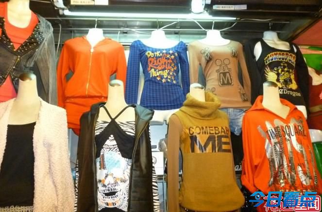 夜市衣服25元一件 或是“洋垃圾服装”来自太平间