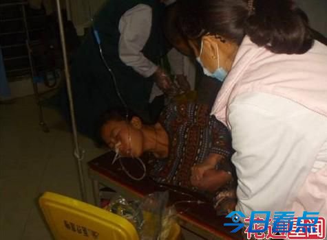女车主不堪巨额罚款 当执法者面服毒自杀