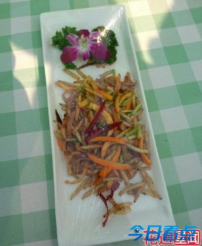 大学举办昆虫宴吃光50斤虫子 只为认识昆虫
