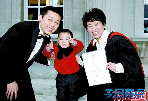 亏本20亿后 世界冠军邓亚萍仍在人民日报上班