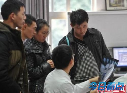 被摔男婴能进食将开颅 虐婴女带来的反思