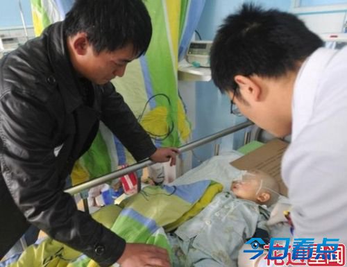 被摔男婴能进食将开颅 虐婴女带来的反思
