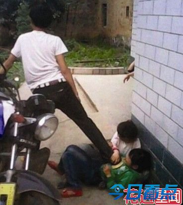 12岁少女被亲妈虐待毒打致死 七八年无人解救