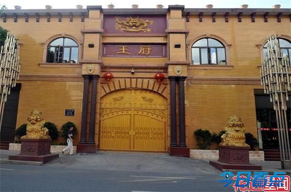 方舟子的娱乐圈打假路：疑韩寒代笔 斥王菲迷信
