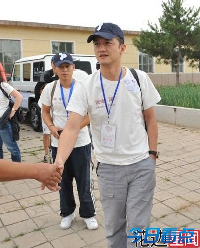 曝李亚鹏说谎借公益敛财 明星们吸金大法揭秘