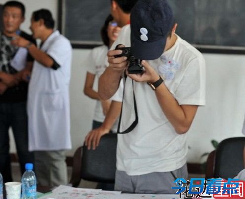 曝李亚鹏说谎借公益敛财 明星们吸金大法揭秘