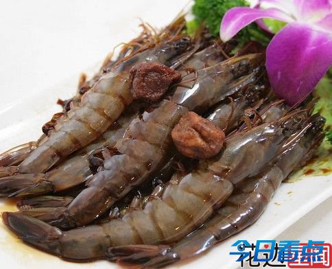 男子酷爱吃生鱼醉虾患病 肝脏50多条吸虫