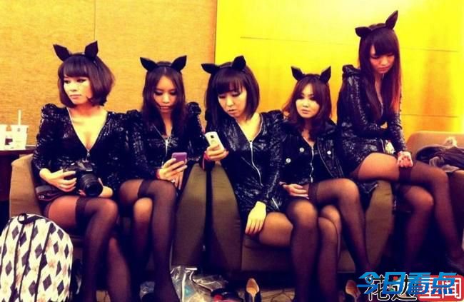 中国式年会：恶搞无下限 男女傻傻分不清
