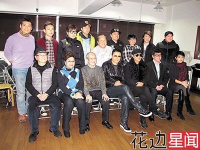 成龙当选香港艺人协会会长 刘德华下届欲接任 