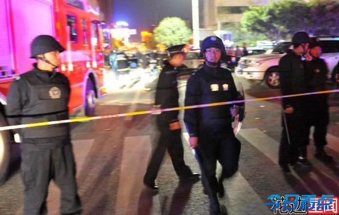 还原昆明火车站12分钟：民警喊来砍我引开歹徒