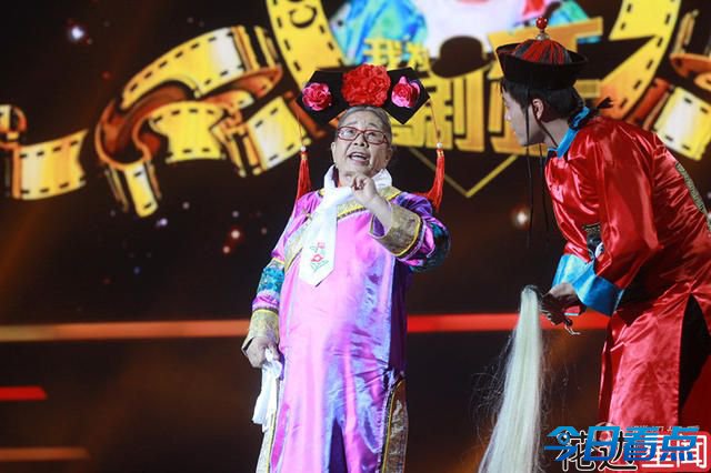《喜剧狂》谢娜自爆曾住厨房 英达找到孪生兄弟