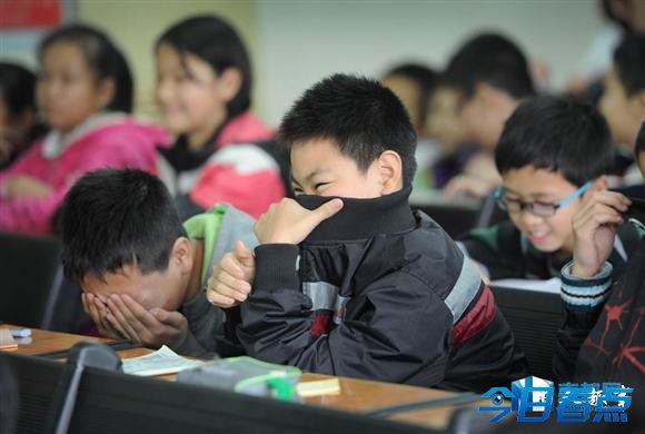 中山一小学开性教育课 班上四成女生来例假
