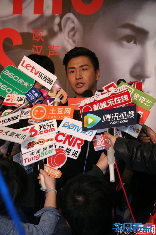 欧汉声携首张同名专辑亮相上海 18年等待终梦圆 