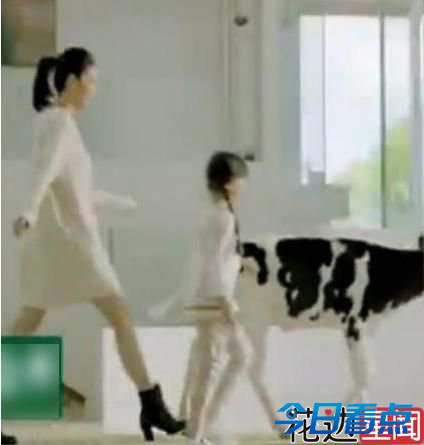 王菲新广告遭吐槽太假 微笑僵硬被疑整容
