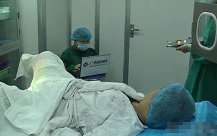 剩女靠人工授精当妈 自孕自产男人靠边