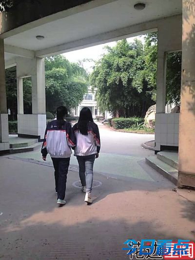丑到爆的奇葩校服惹争议 各国稀奇校服刷新人生观