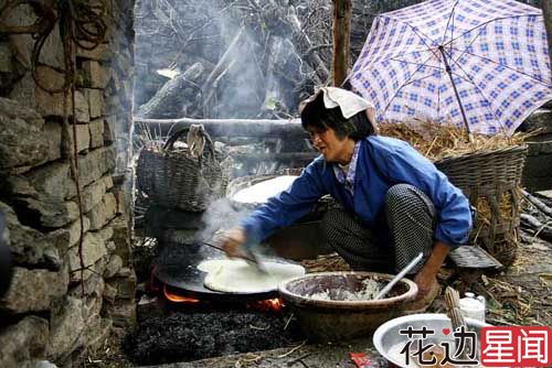 黑心煎饼摊用袜子内裤当油擦 看到当场想吐