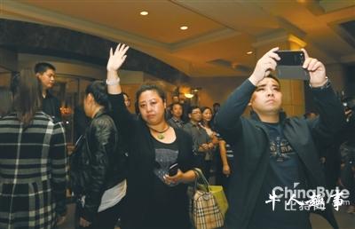 马方承认拖延公布飞机折返 搜寻工作仍在持续