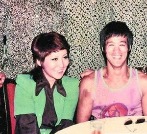 揭香港娱乐圈黑老大向华强 几乎泡过所有女星(组图)