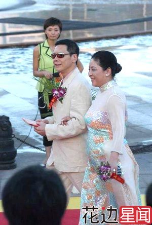 揭香港娱乐圈黑老大向华强 几乎泡过所有女星(图)