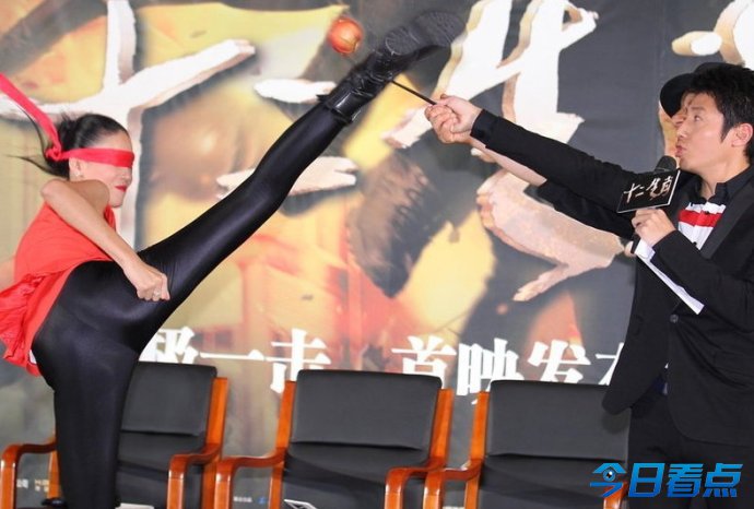 盘点十大女星身怀绝技令人惊叹的瞬间(图)
