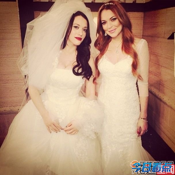 《破产姐妹》Max婚纱梦幻 林赛罗韩争艳