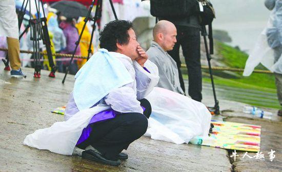 韩失事客轮获救教师自杀 475人名单确认