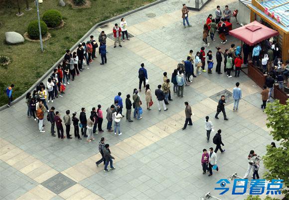 北京：大学生卖肉夹馍日入10000元