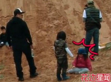 李湘晒爱女跳舞照 王诗龄:天天你刚刚是发疯了吗？
