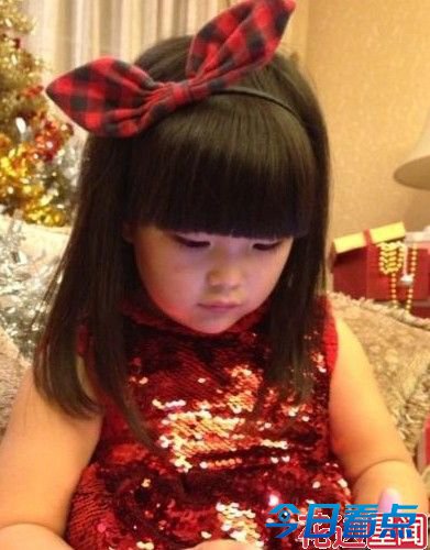 李湘晒爱女跳舞照 王诗龄:天天你刚刚是发疯了吗？