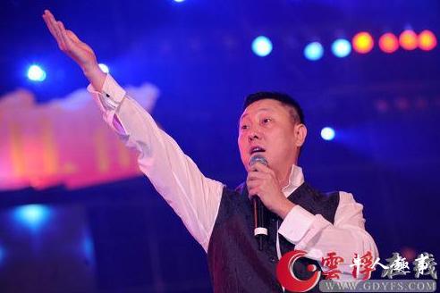 组图：韩磊欠款245万 法院喊他领传票