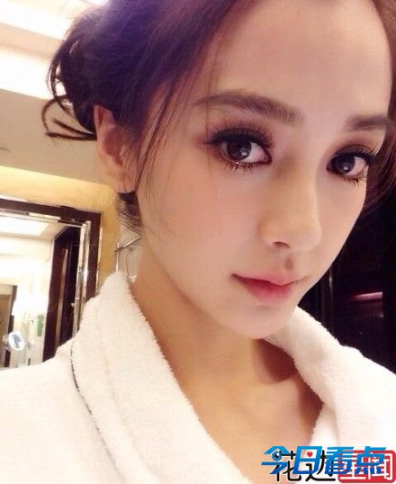 Angelababy电力十足 女星卖萌惊艳私照曝光