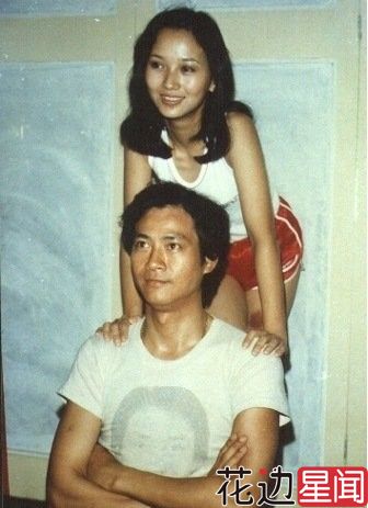 女星婚后出轨风流事 赵雅芝坐郑少秋大腿