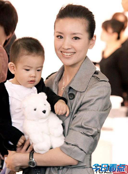 董洁潘粤明离婚内幕 儿子身世引质疑